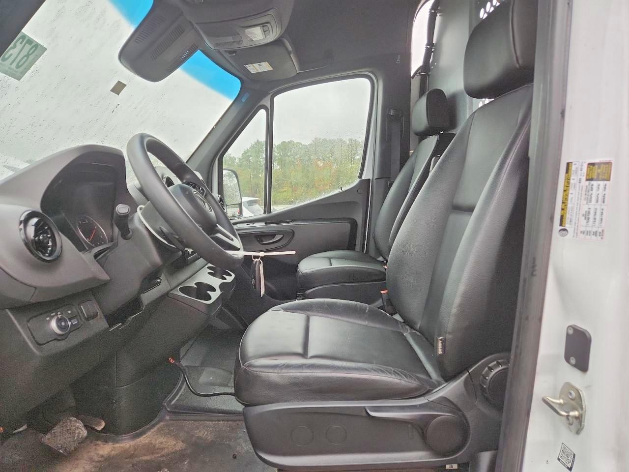 2023 Mercedes-Benz Sprinter 2500 - Image 7