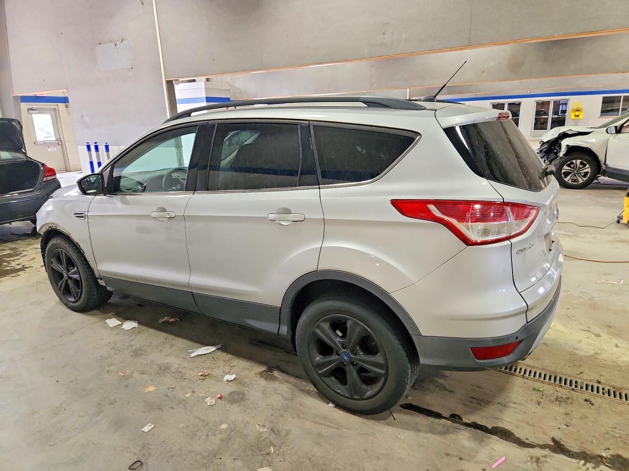 2014 Ford Escape - Фото 2