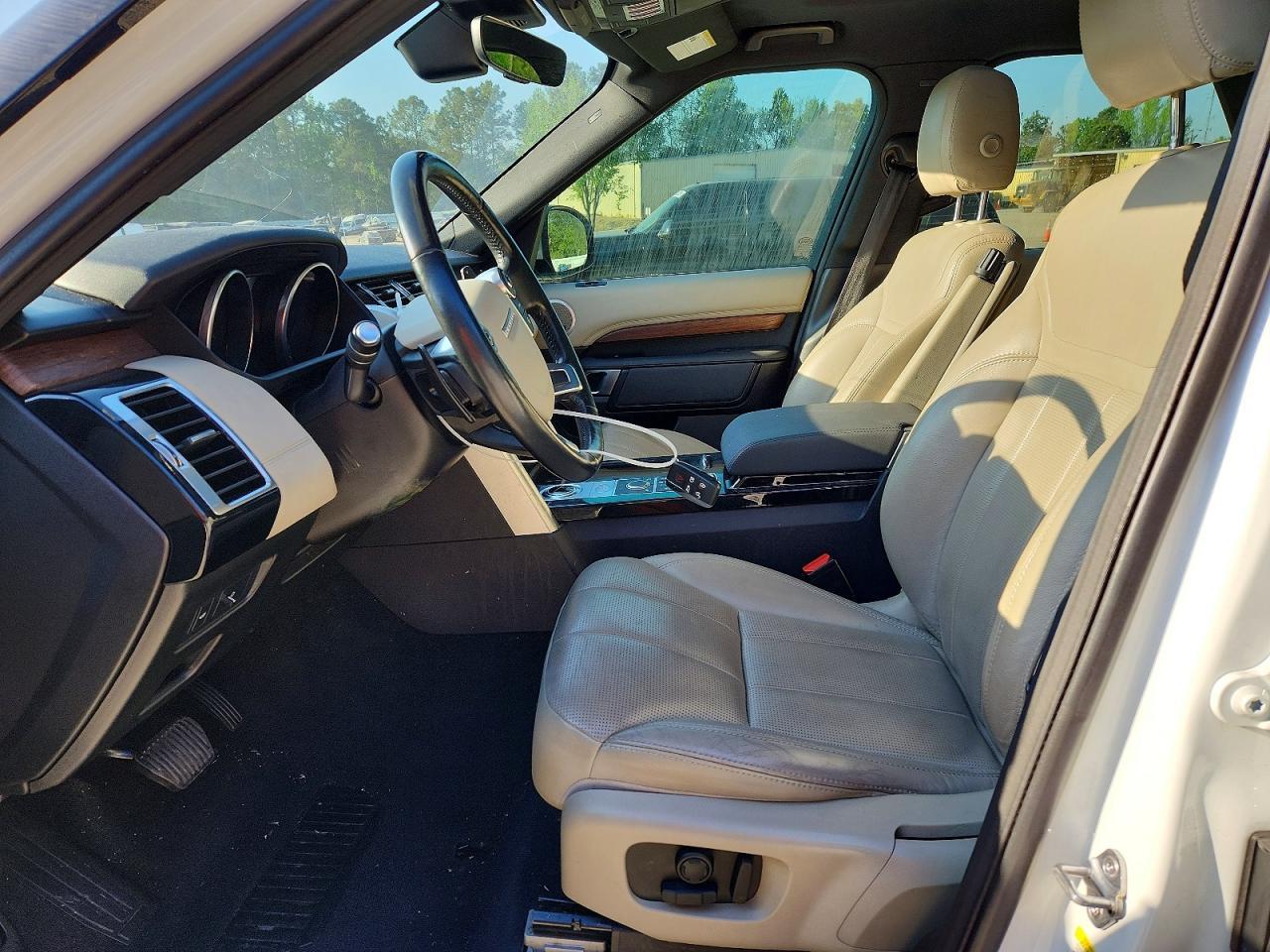 2017 Land Rover Discovery Hse - Image 7