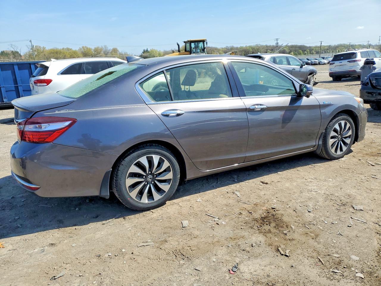 2017 Honda Accord Hybrid Exl - Image 3