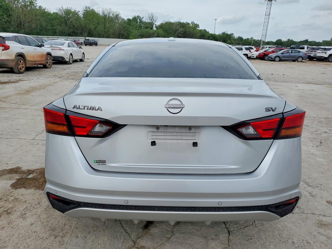 2024 Nissan Altima Sv - Image 6