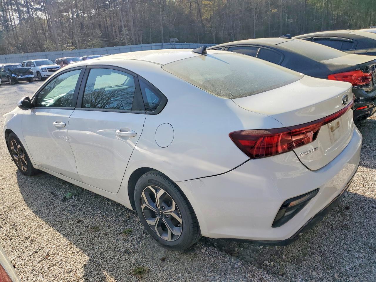 2019 Kia Forte Lxs - Фото 2