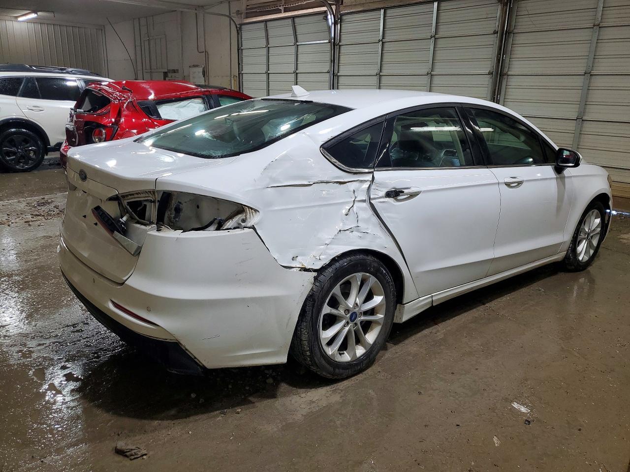 2019 Ford Fusion Se - Фото 3