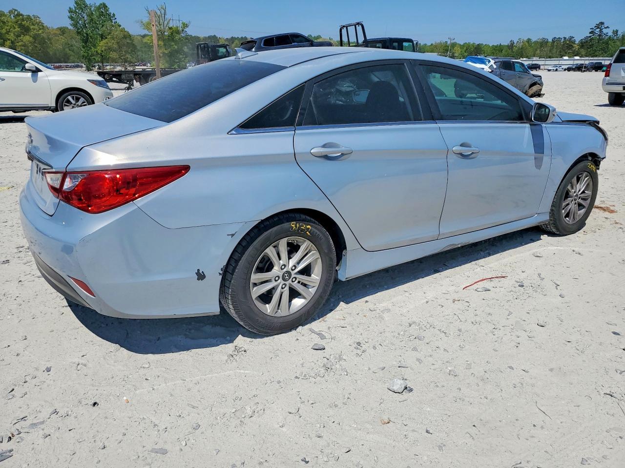 2014 Hyundai Sonata Gls - Image 3