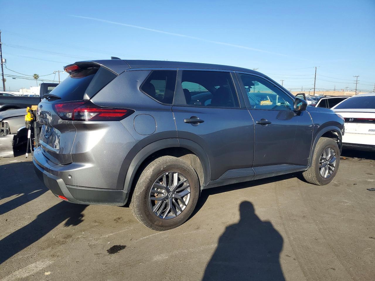 2024 Nissan Rogue S - Image 3