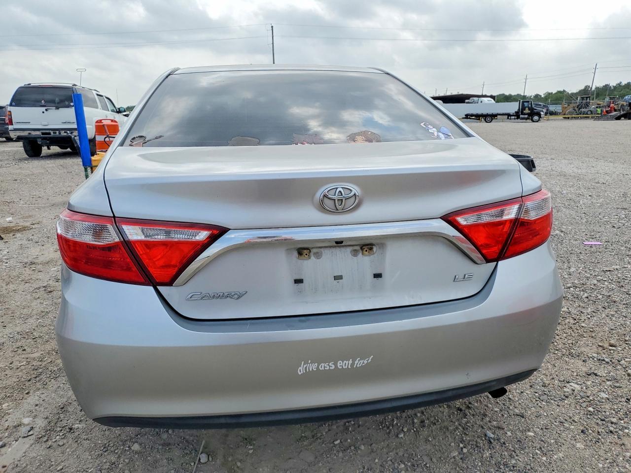 2017 Toyota Camry Le - Фото 6