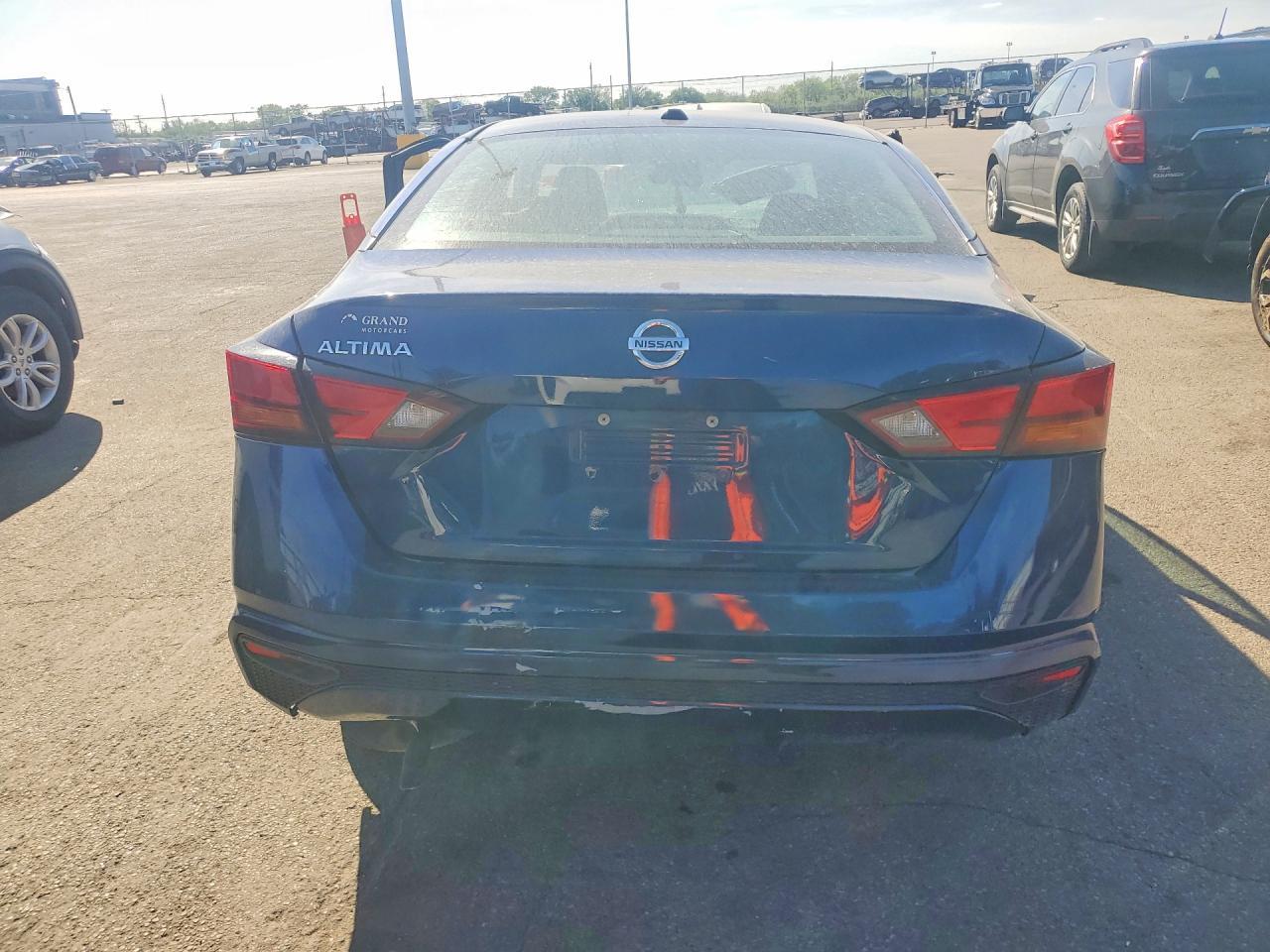 2020 Nissan Altima S - Фото 6