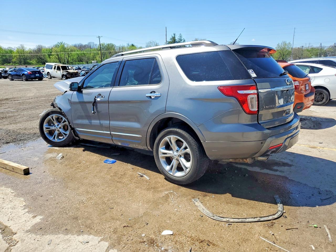 2014 Ford Explorer Limited - Image 2