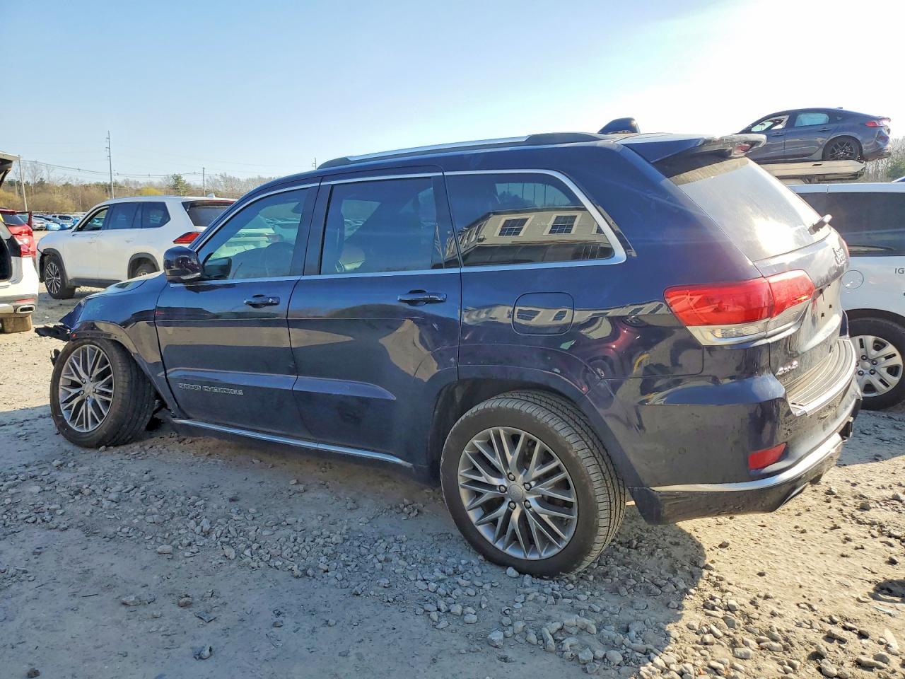 2018 Jeep Grand Cherokee Summit - Image 2