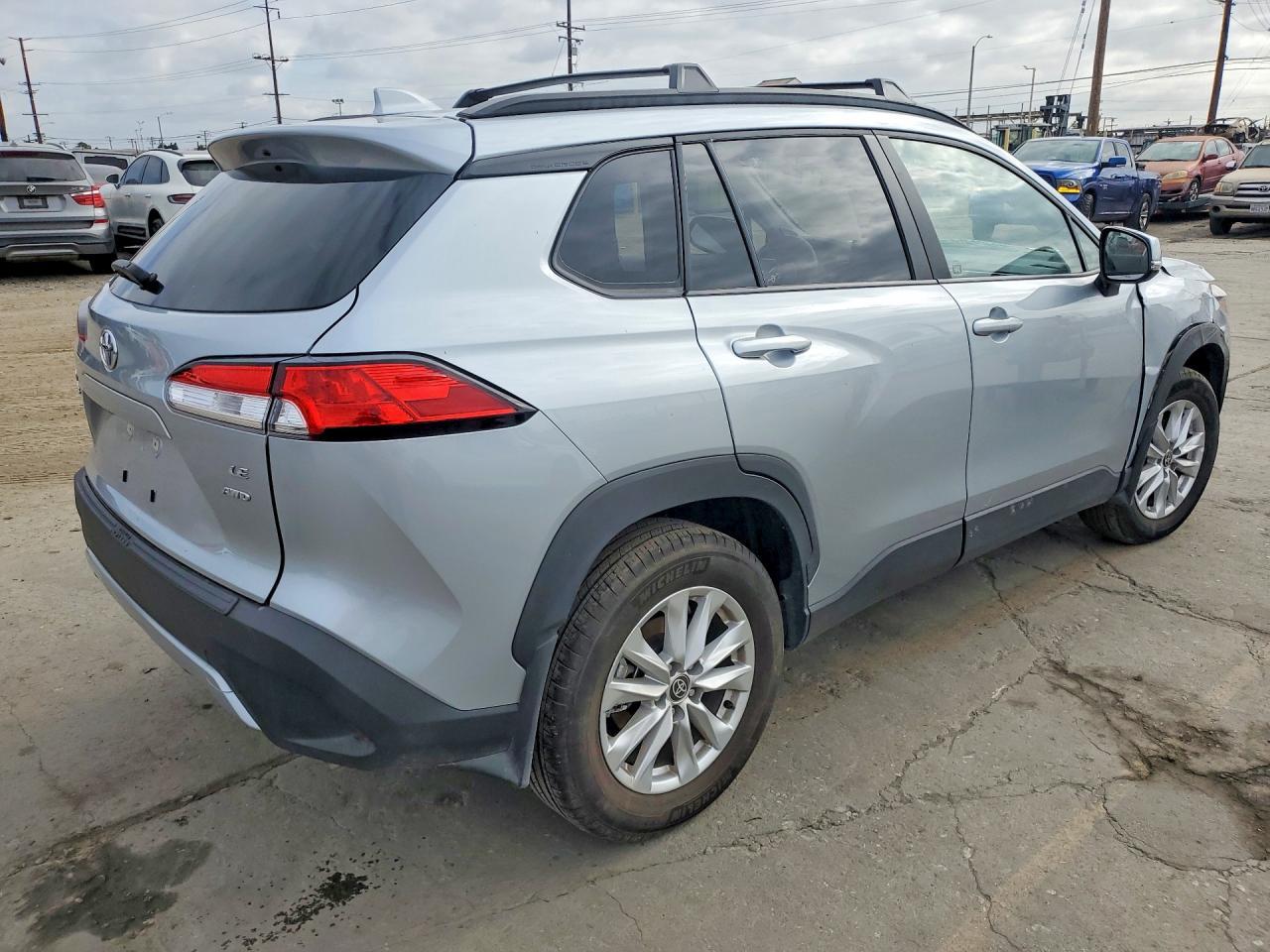 2024 Toyota Corolla Cross Le - Фото 3