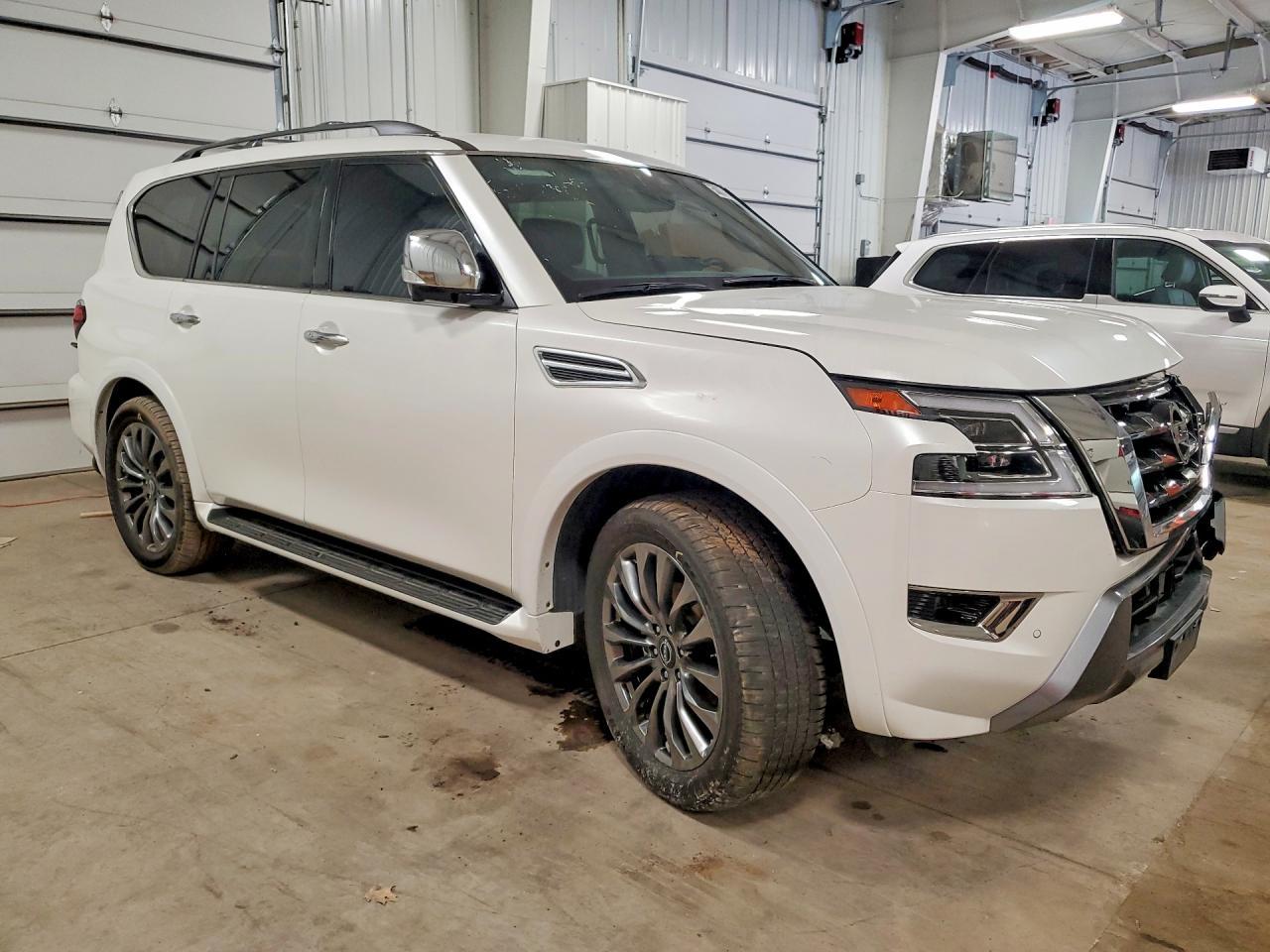2023 Nissan Armada Platinum - Image 4