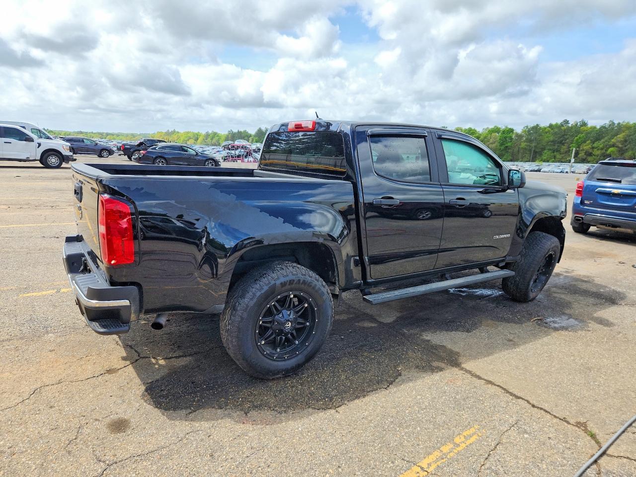 2018 Chevrolet Colorado - Image 3