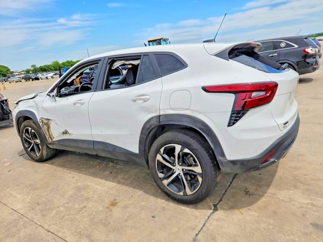 2026 Chevrolet Trax 1Rs - Image 2