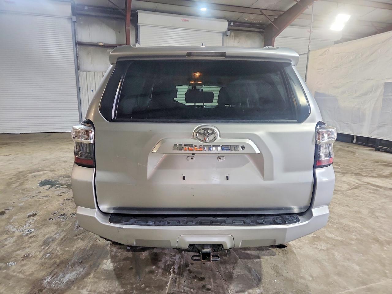 2014 Toyota 4Runner Sr5 - Image 6