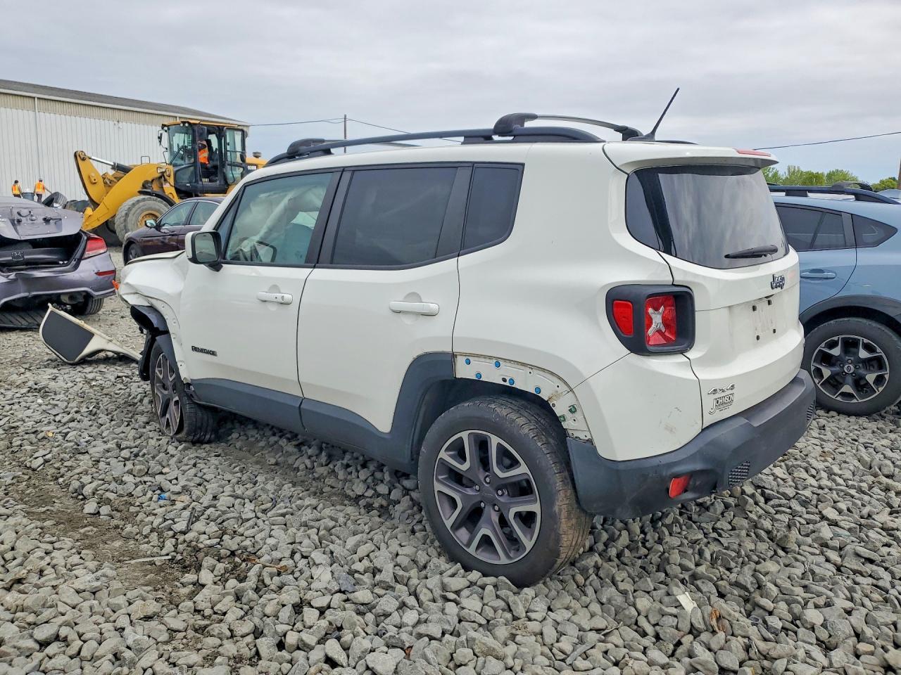 2016 Jeep Renegade Latitude - Image 2