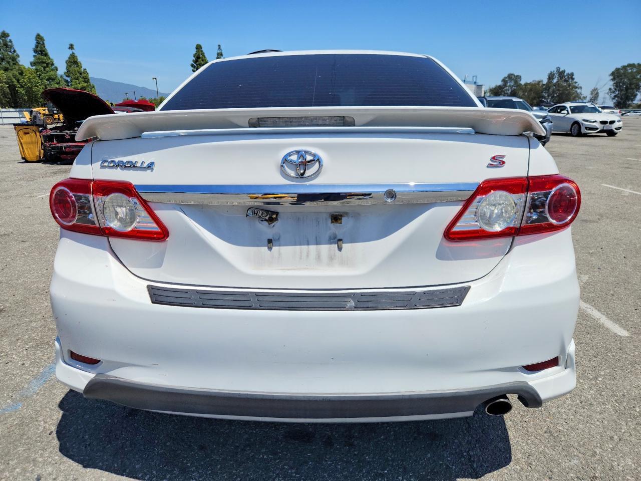 2011 Toyota Corolla S - Фото 6