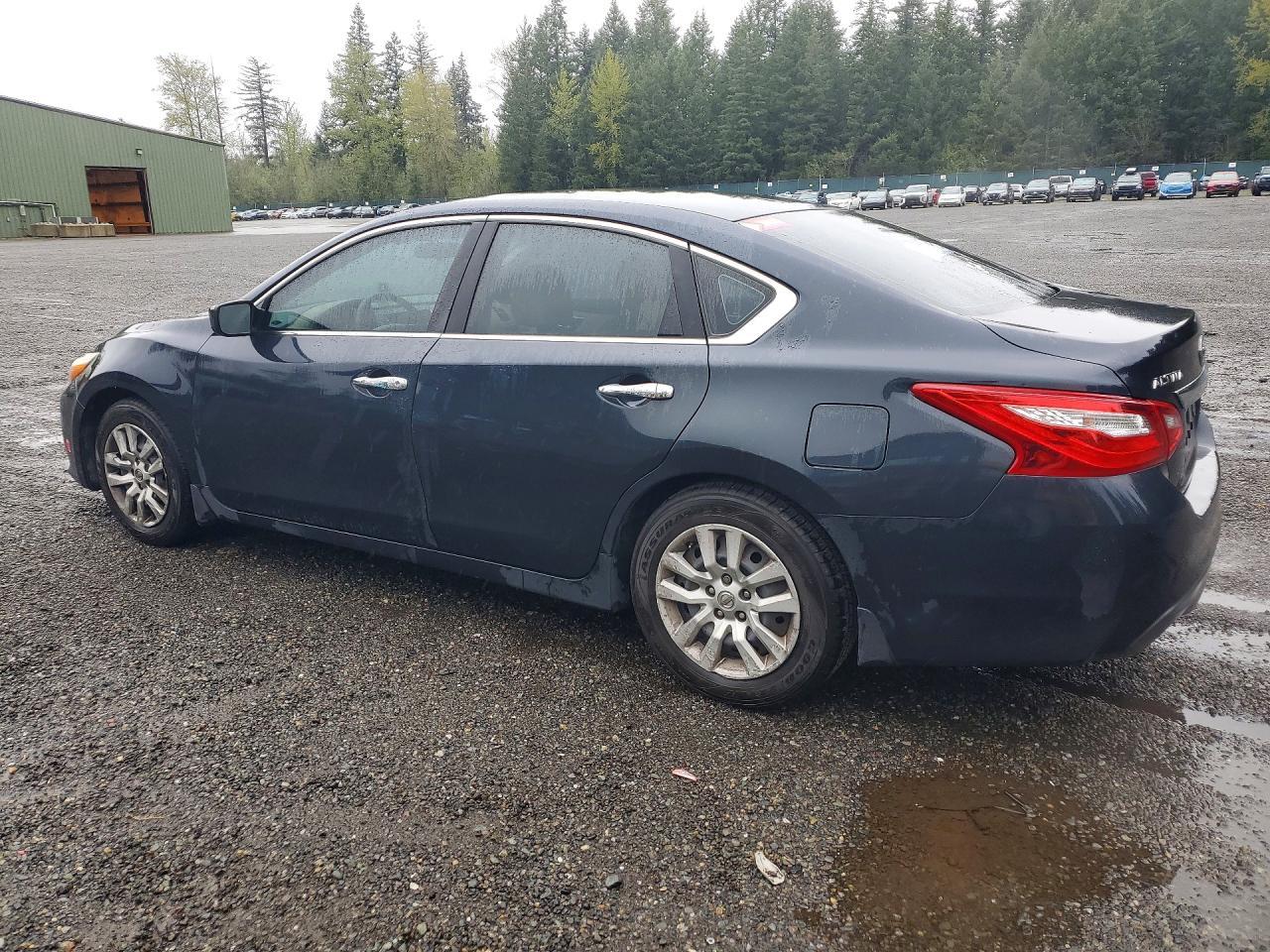 2016 Nissan Altima - Фото 2