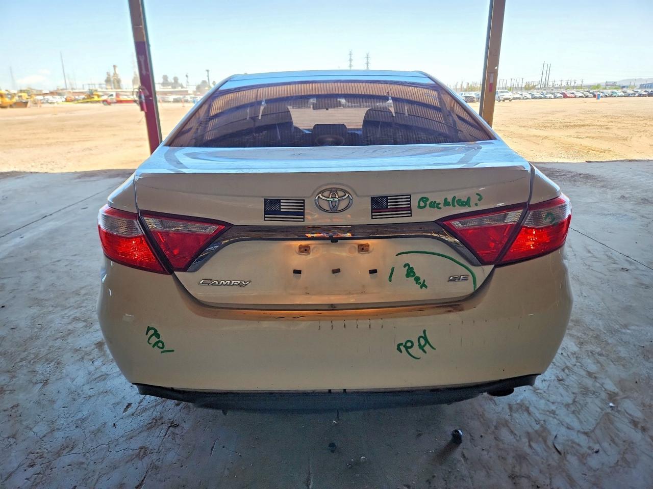 2016 Toyota Camry Se - Фото 6