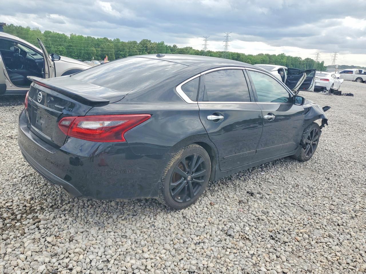 2018 Nissan Altima - Image 3