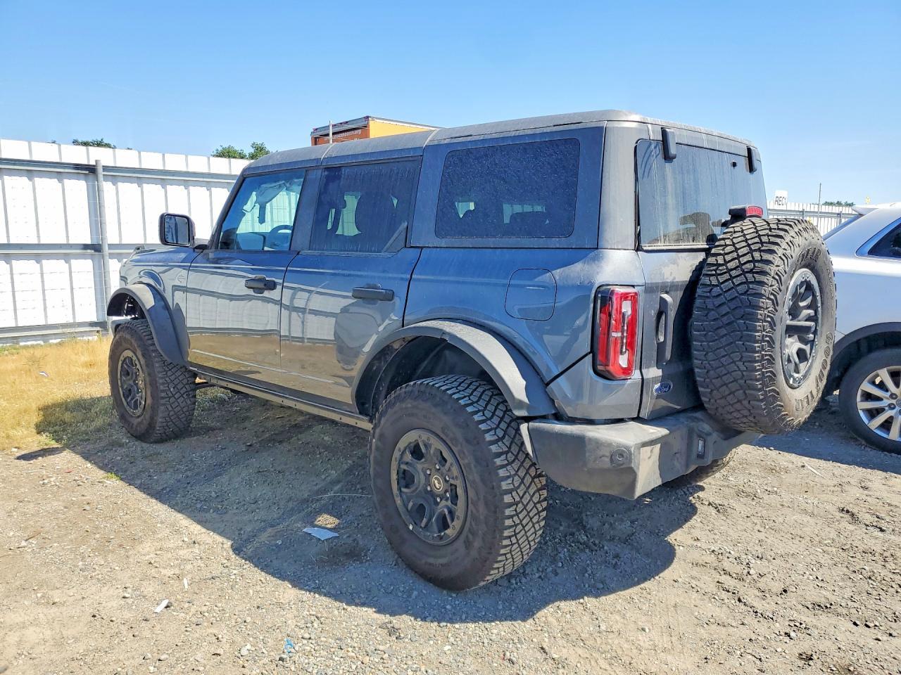 2023 Ford Bronco Base Wildtrak - Фото 2