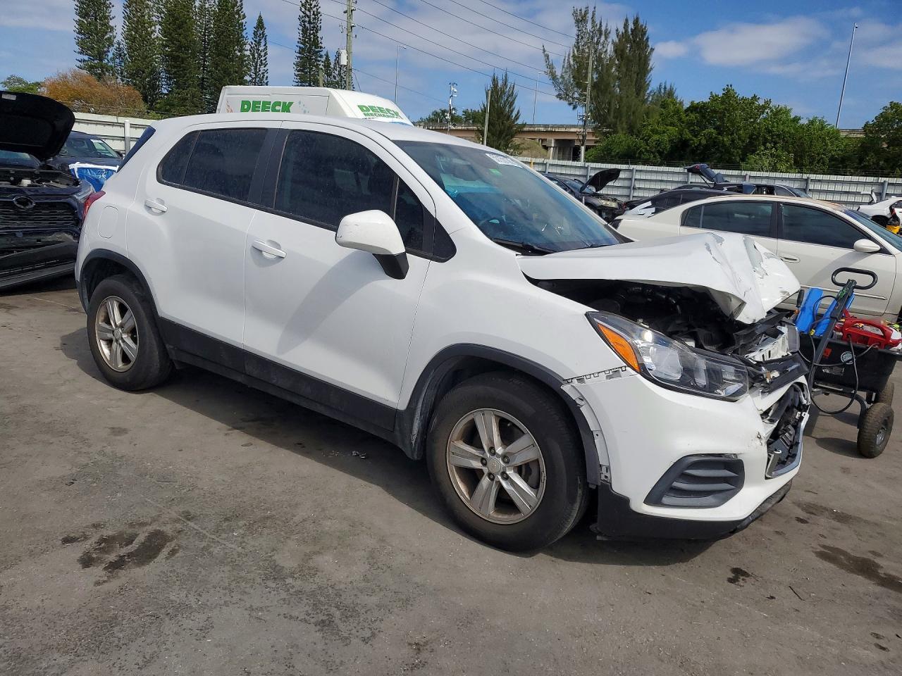 2022 Chevrolet Trax Ls - Фото 4