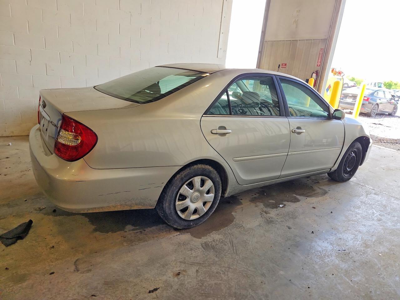 2003 Toyota Camry Le - Фото 3