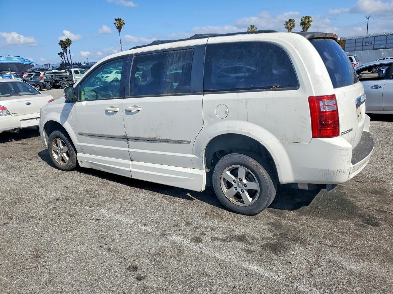 2010 Dodge Grand Caravan Sxt - Фото 2