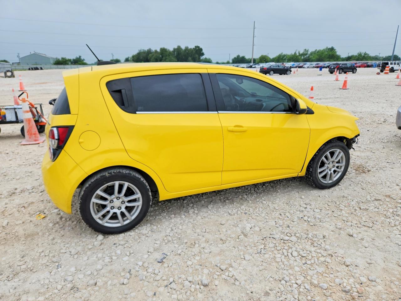 2015 Chevrolet Sonic Lt - Image 3