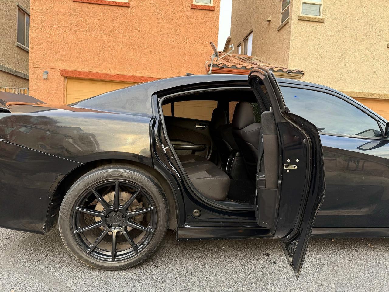 2019 Dodge Charger R - Фото 6