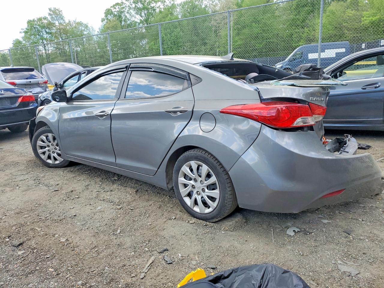 2013 Hyundai Elantra Gls - Image 2