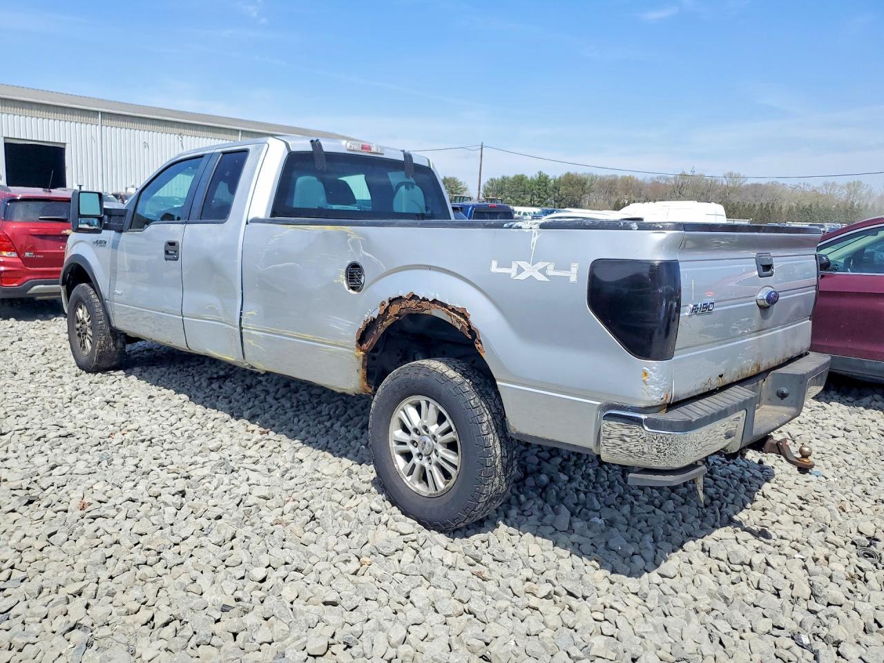 2011 Ford F150 Super Cab - Image 2