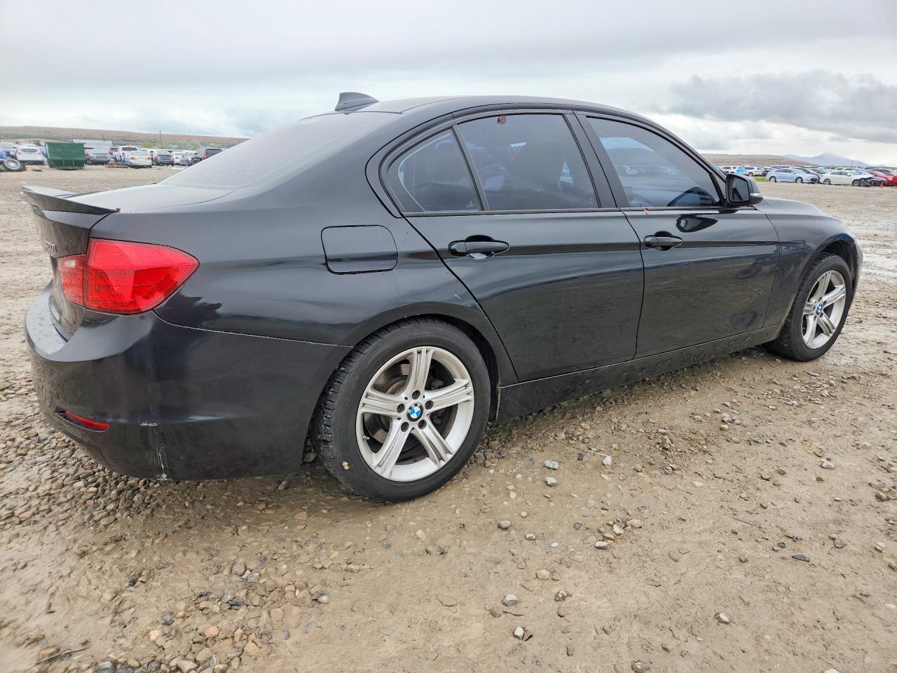 2015 BMW 320 I xDrive - Фото 3