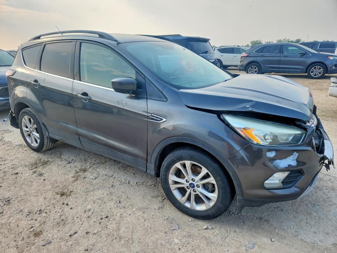 2017 Ford Escape Se - Фото 4
