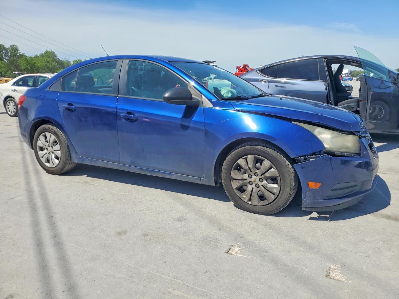 2013 Chevrolet Cruze Ls - Image 4