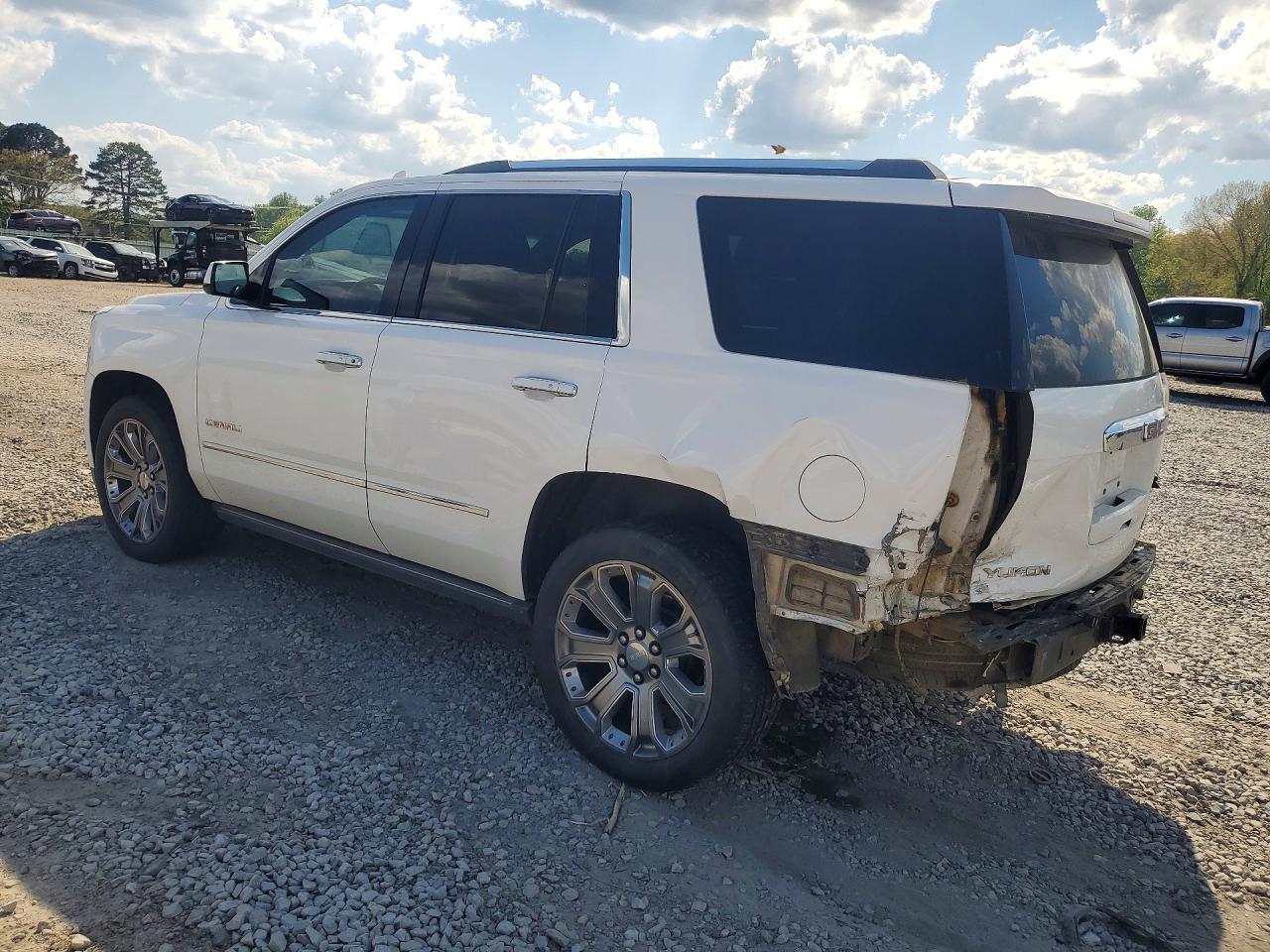 2015 GMC Yukon Denali - Фото 2