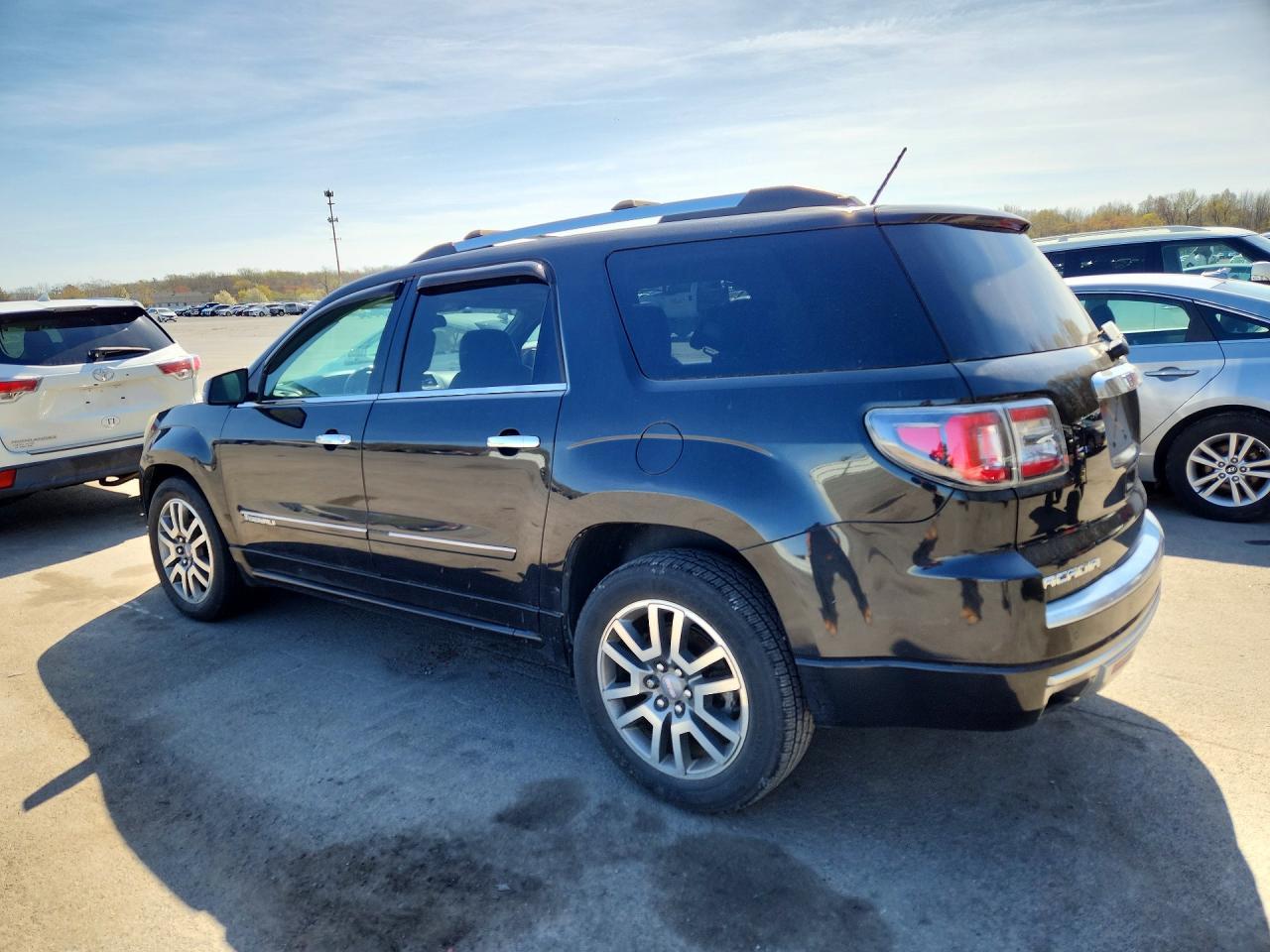 2013 GMC Acadia Denali - Фото 2