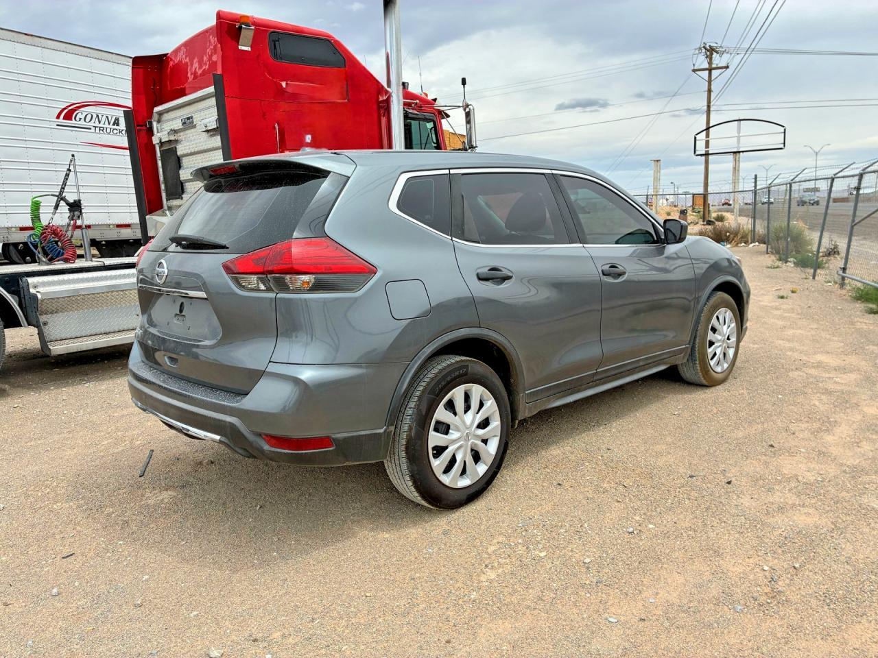 2017 Nissan Rogue S - Image 4