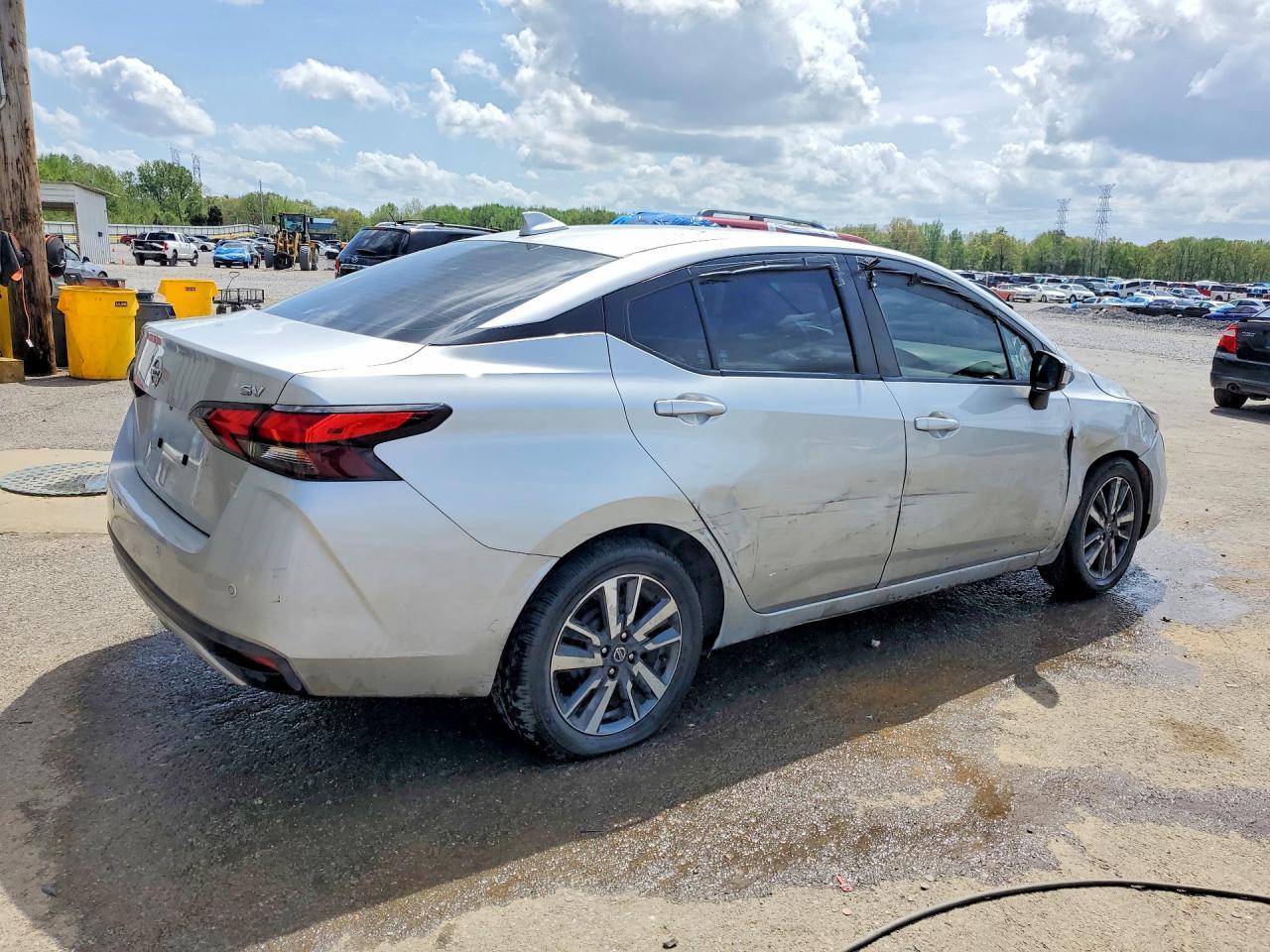 2021 Nissan Versa Sv - Image 3