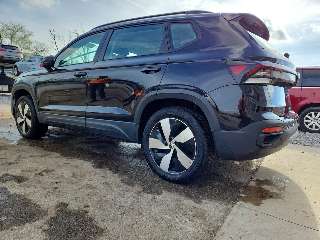 2025 Volkswagen Taos S - Фото 2