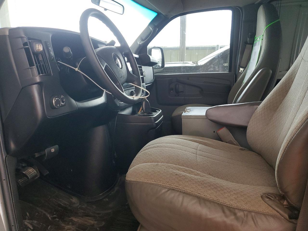 2010 Chevrolet Express G2500 - Фото 7