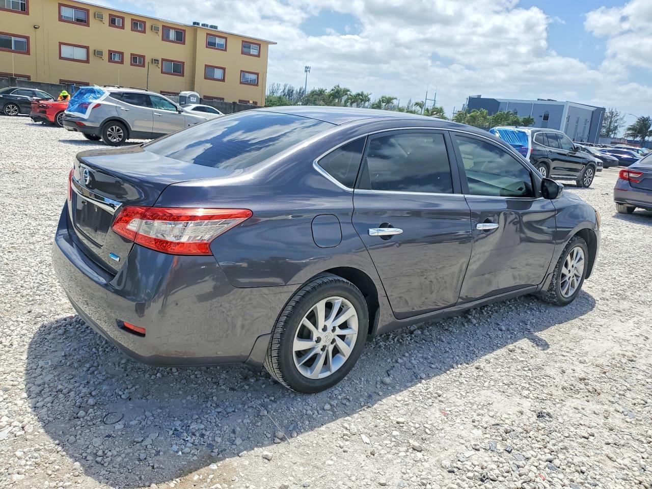 2013 Nissan Sentra S - Фото 3