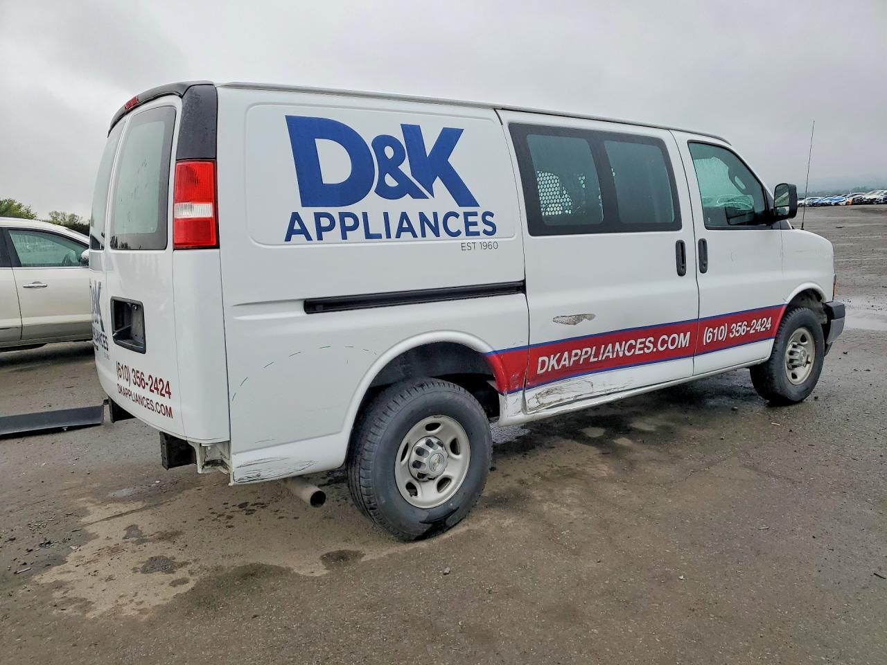 2021 Chevrolet Express G2500 - Фото 3