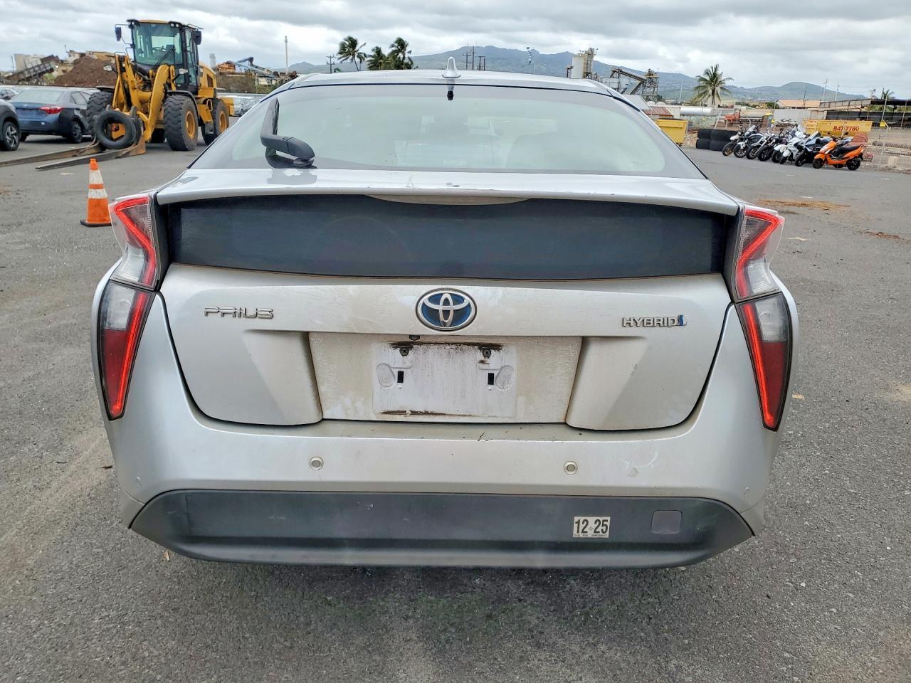 2018 Toyota Prius One - Image 6