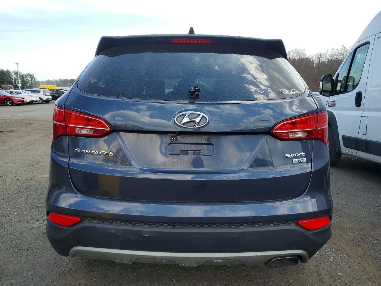 2016 Hyundai Santa Fe Sport 2.4L - Image 6