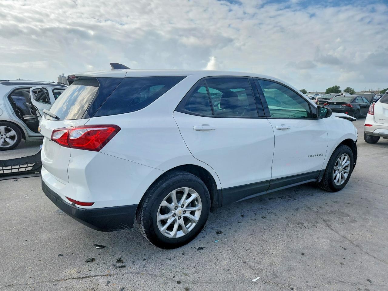 2019 Chevrolet Equinox Ls - Фото 3