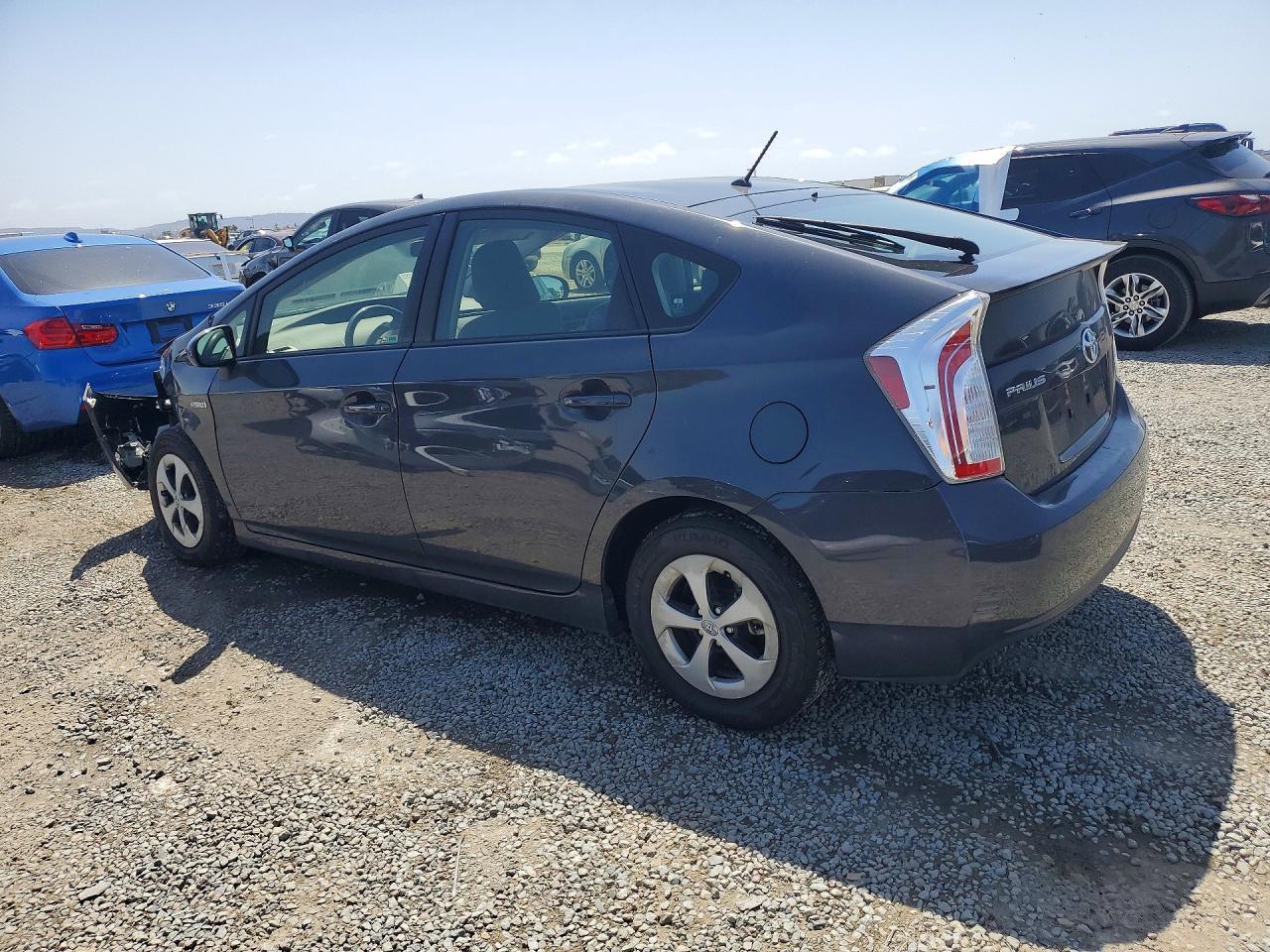 2015 Toyota Prius Two - Фото 2