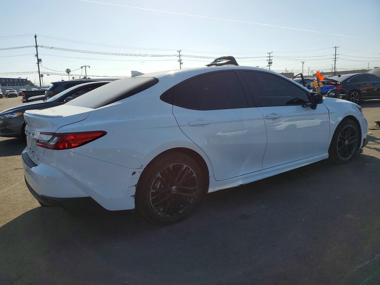 2025 Toyota Camry Se - Image 3