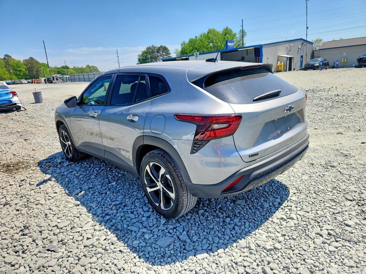 2025 Chevrolet Trax 1Rs - Фото 2