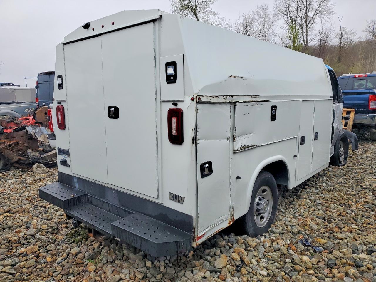2023 Chevrolet Express G3500 - Фото 3