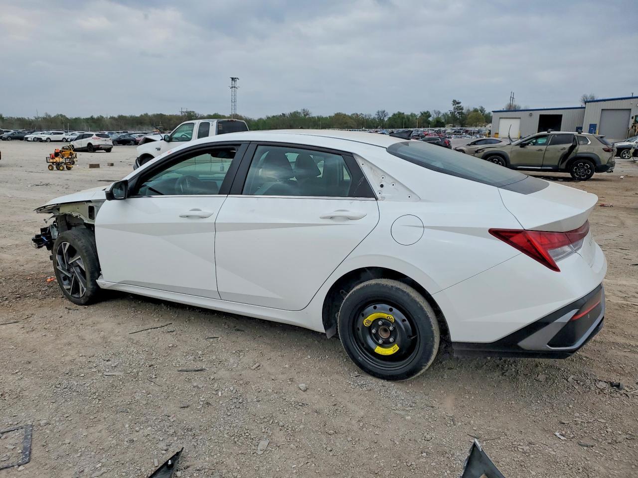2024 Hyundai Elantra Limited - Image 2